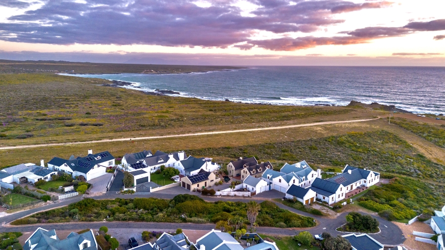 4 Bedroom Property for Sale in Grotto Bay Western Cape